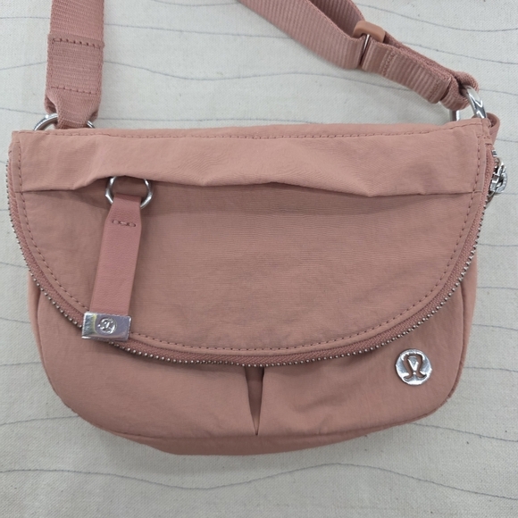 Lululemon Womens All Night Festival Bag Micro 1.5L Blush Silver Zipper Foldover - Picture 2 of 9